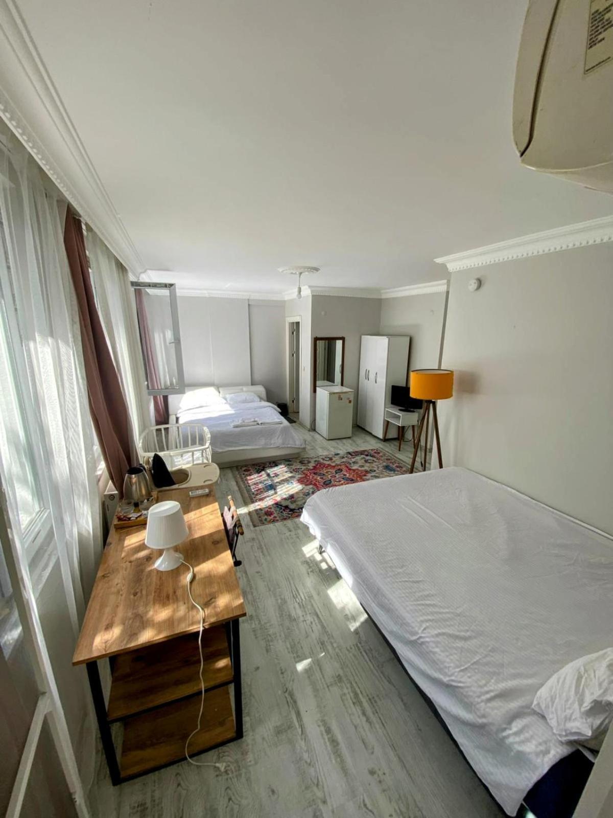 Ahmet Teacher Hotel,6 Minutes From The Airport Arnavutkoy Exterior foto