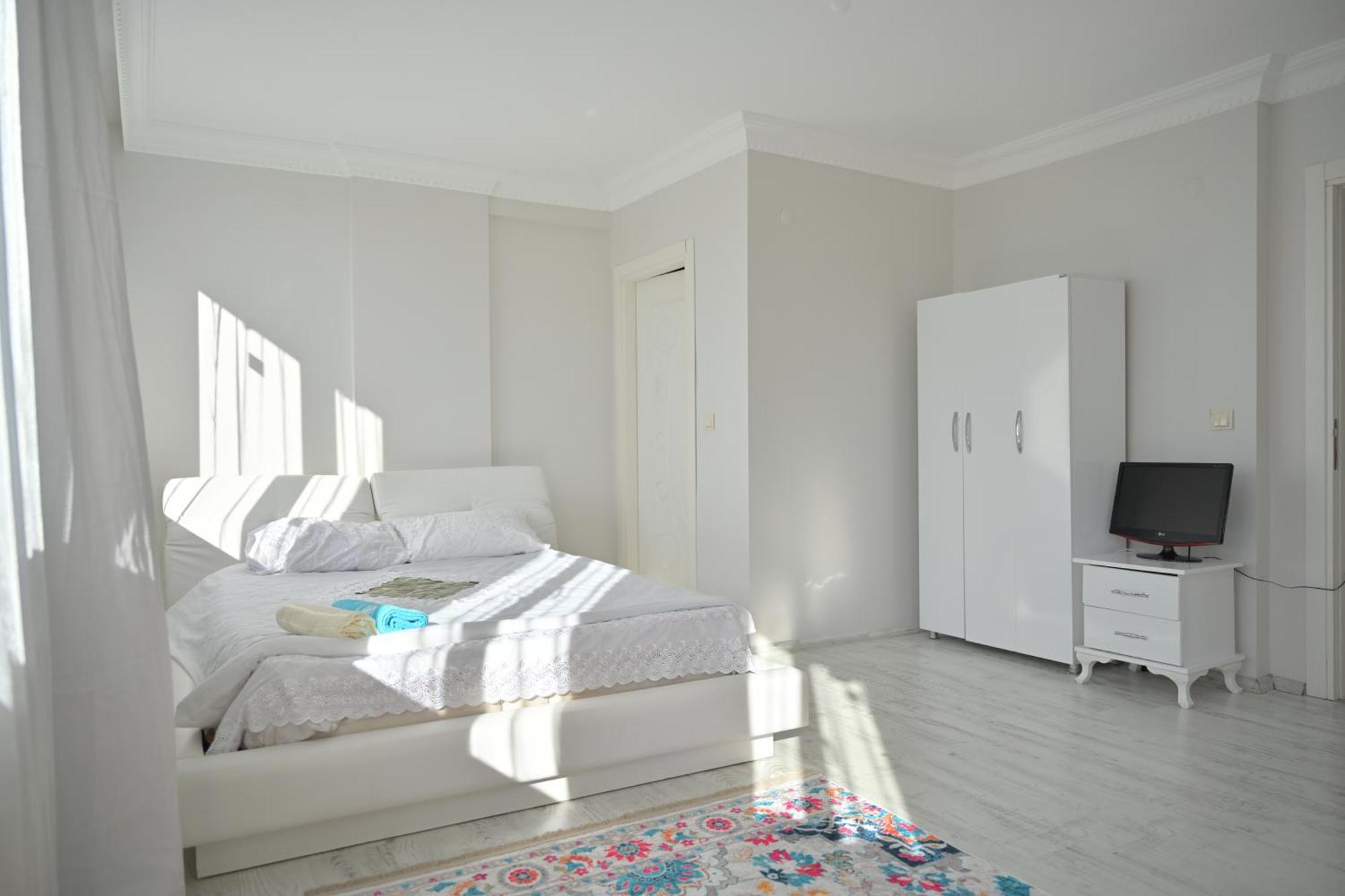Ahmet Teacher Hotel,6 Minutes From The Airport Arnavutkoy Exterior foto